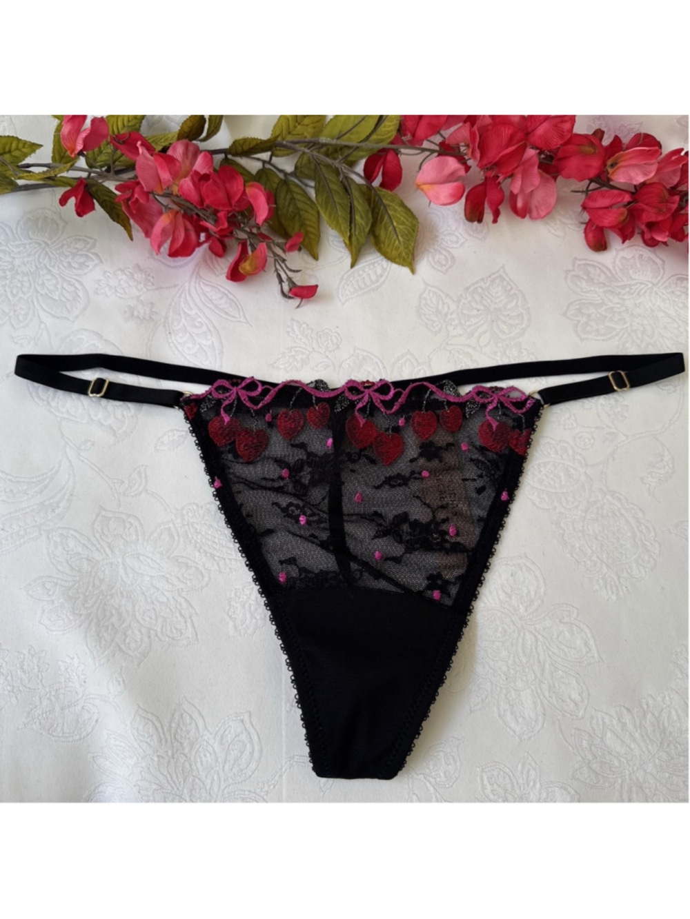 VICTORIA'S SECRET XL BLACK CHERRY BOW VERY SEXY V STRING THONG PANTIES $30 NWT